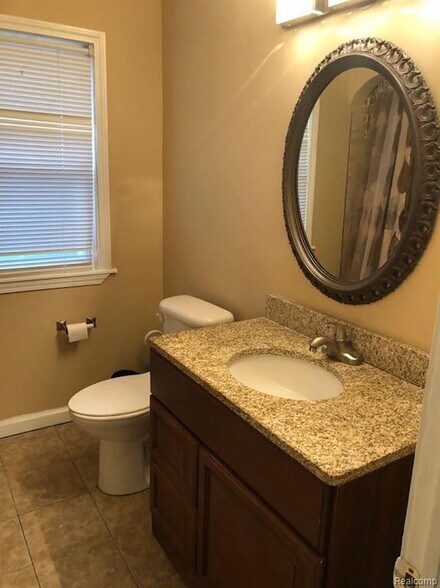 Building Photo - 7535 Republic Ave