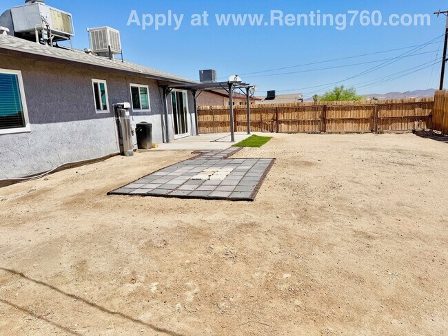 Building Photo - Updated Home Near Military base
