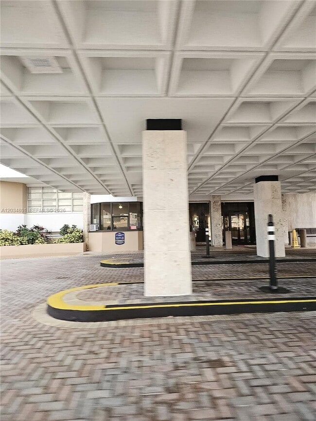 Building Photo - 1980 S Ocean Dr