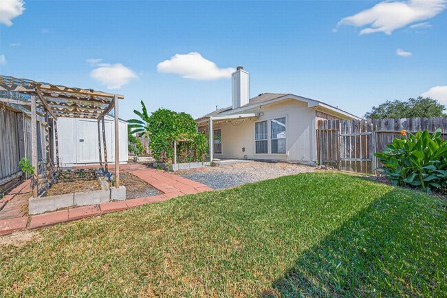 Building Photo - 14007 Hillingdale Ln