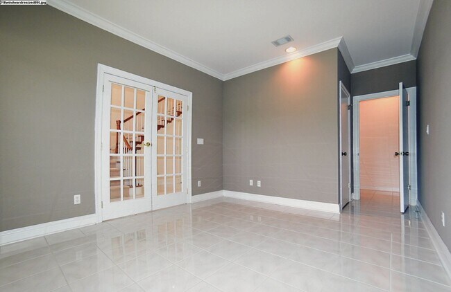 Building Photo - Executive Lakeview Home in Gated Windward Community!