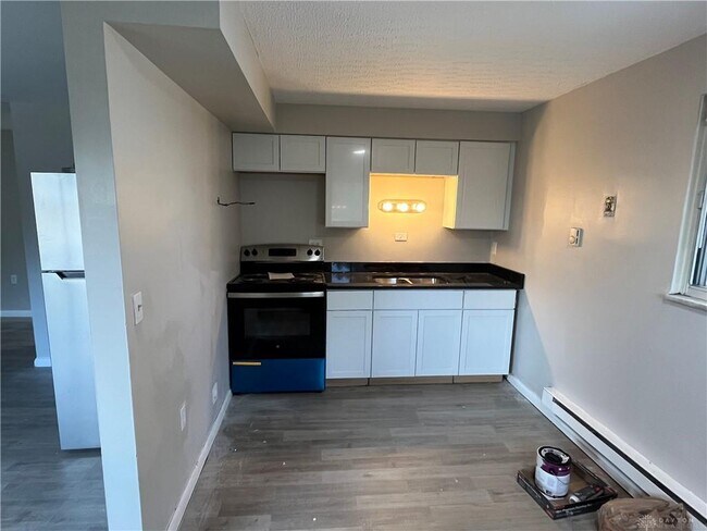 Building Photo - 445 Hunter Ave