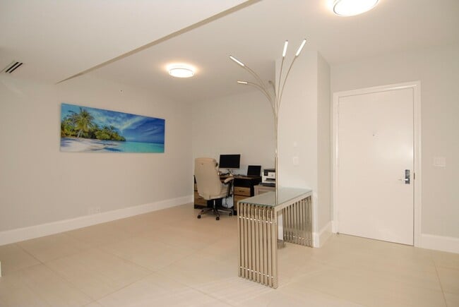 Building Photo - 3200 N Ocean Blvd
