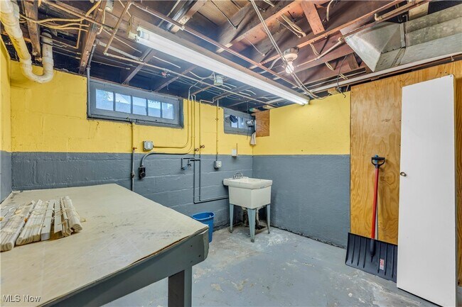 Building Photo - 5145 E 113th St