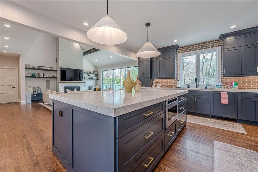 Building Photo - 4562 Columns Dr SE