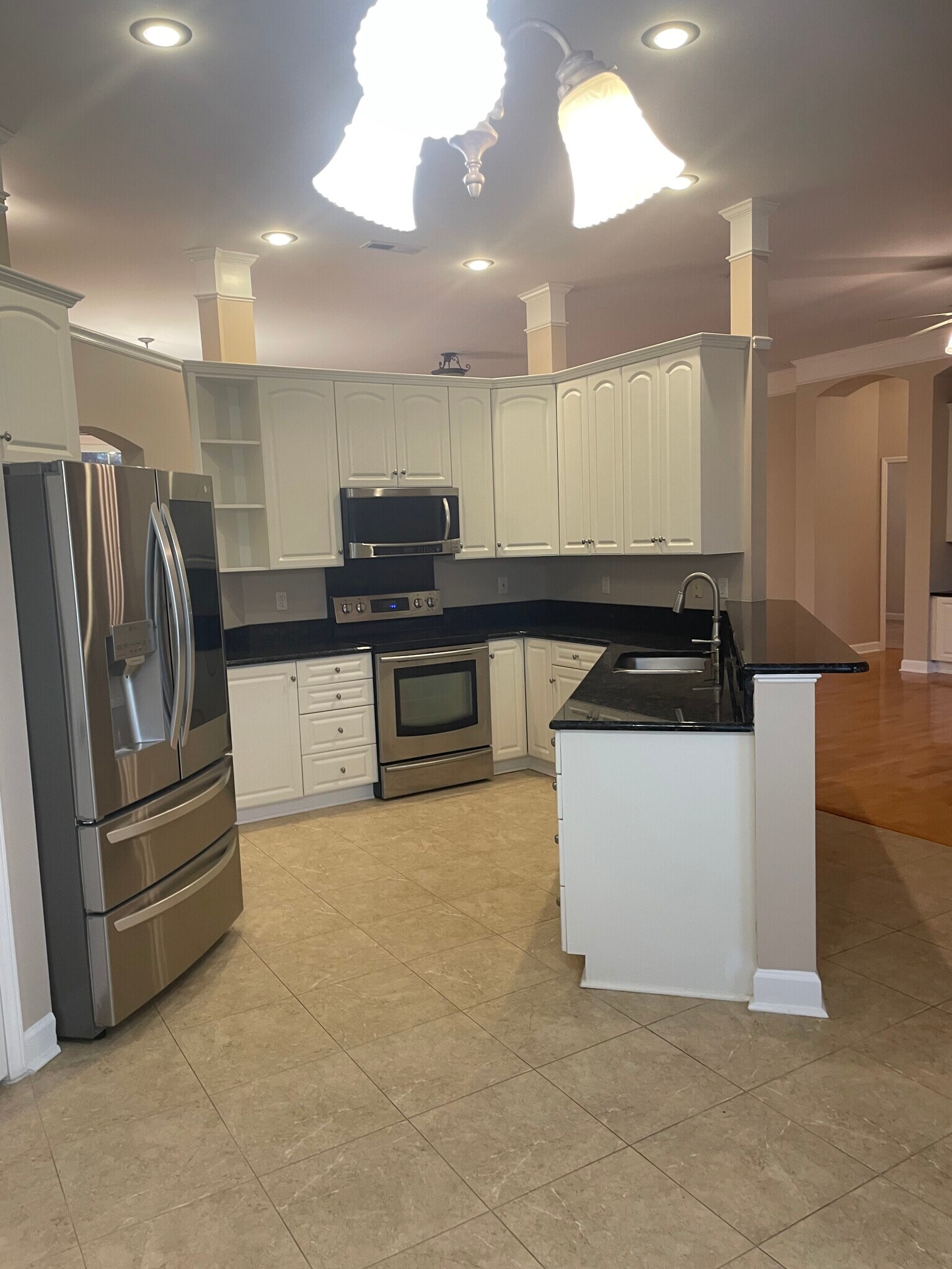 Building Photo - 1855 Cameron Heights Cir