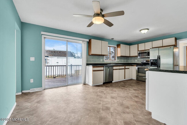 Building Photo - 1841 2nd Ave