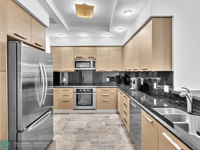 Building Photo - 4444 El Mar Dr