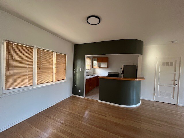 Building Photo - 907 14th St