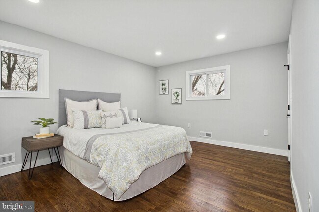 Building Photo - 10 Wendslow Rd