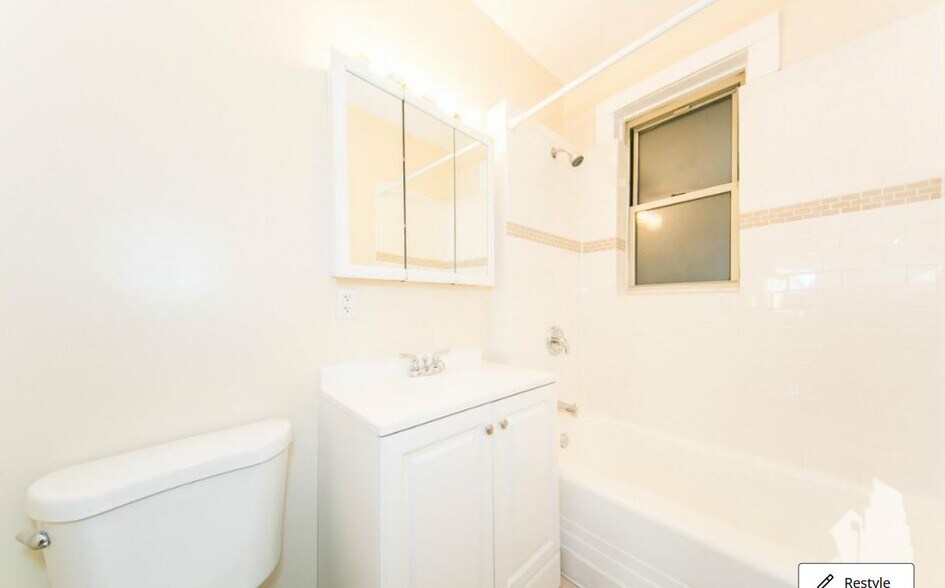 Building Photo - 1603 W Berteau Ave