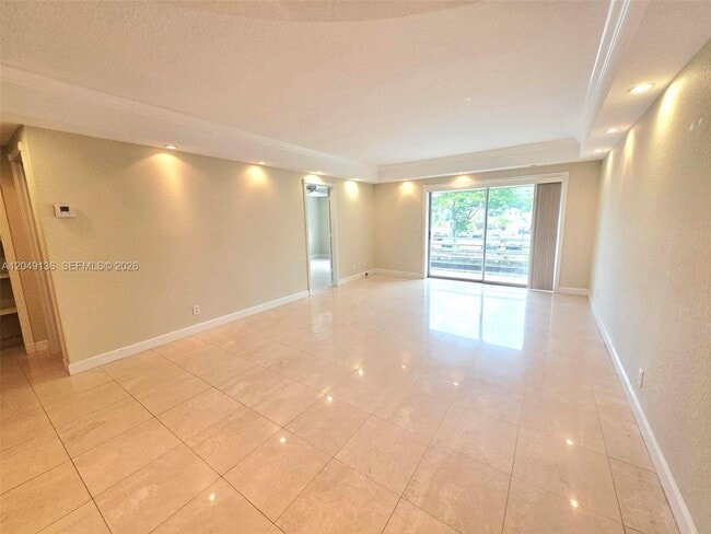 Building Photo - 1400 NE 57th Ct