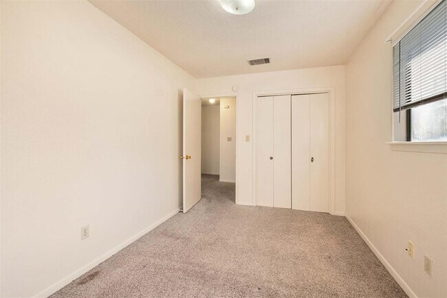 Building Photo - 200 Concho St