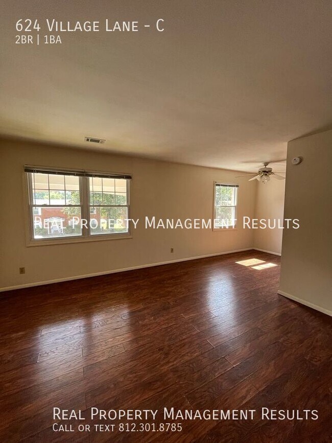 Building Photo - 624 Village Ln