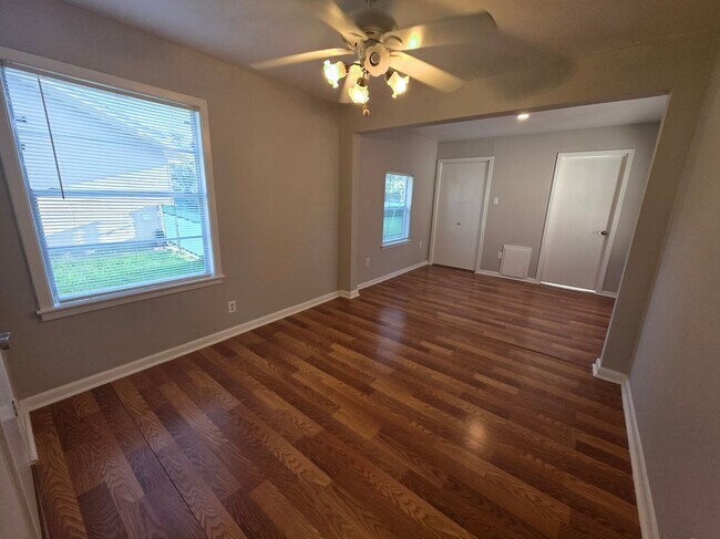Building Photo - 1312 Miles St