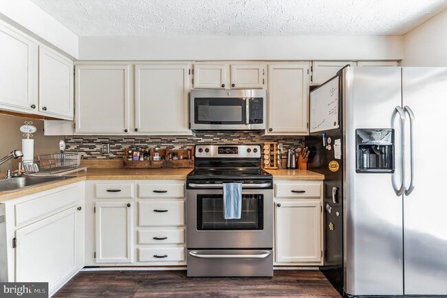 Kitchen - 29 Teal Ct