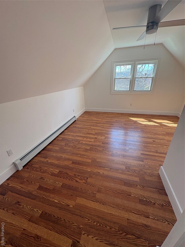 Building Photo - 13 Parkview Pl