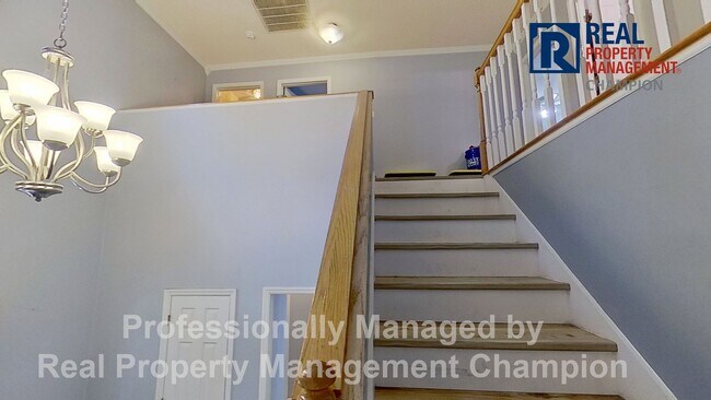 Building Photo - Spacious Home w/Community Access to Intra-...