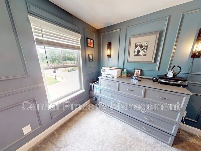 Building Photo - 18 Camden Wds Trl