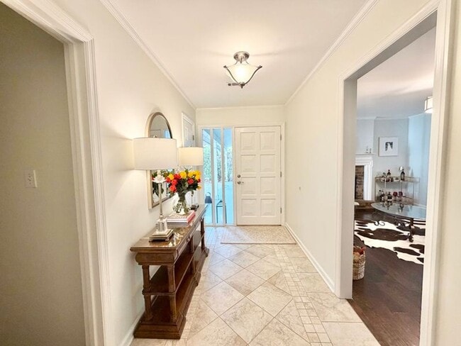 Building Photo - 490 Strathy Hall Dr