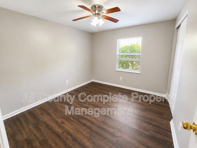 Building Photo - 10881 Key Coral Dr