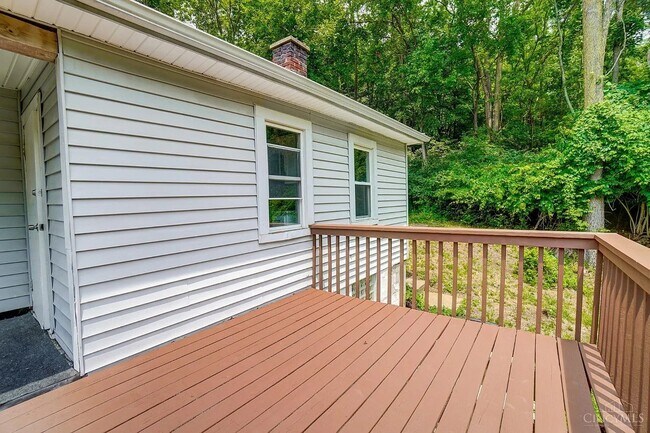 Building Photo - 5128 Blaesi St