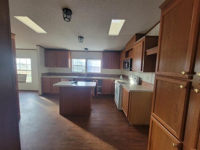 Building Photo - 4541 Deer Run Rd