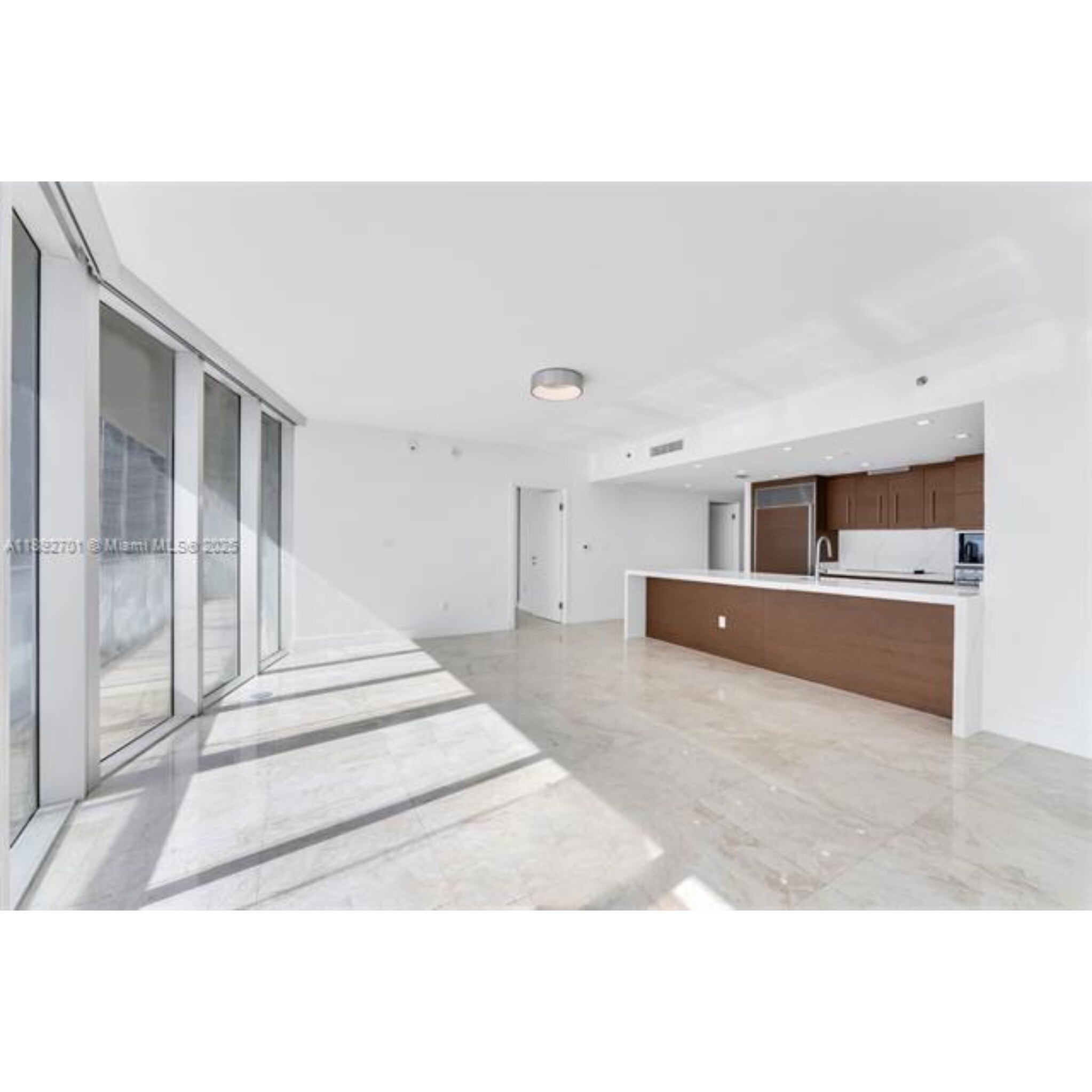 Building Photo - 465 Brickell Ave