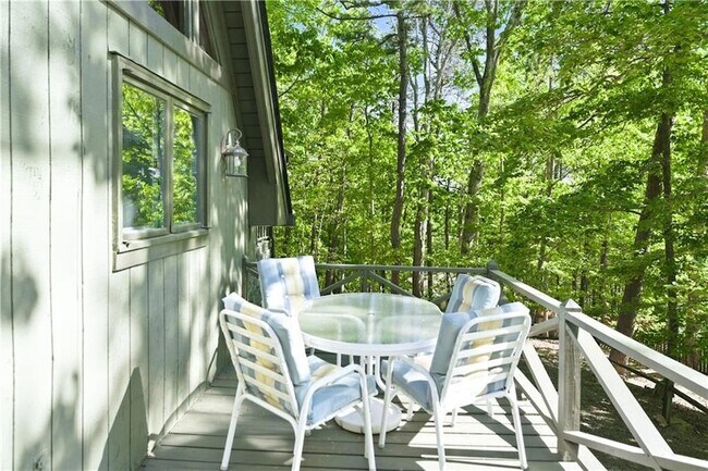 Building Photo - 114 Cherokee Dr S