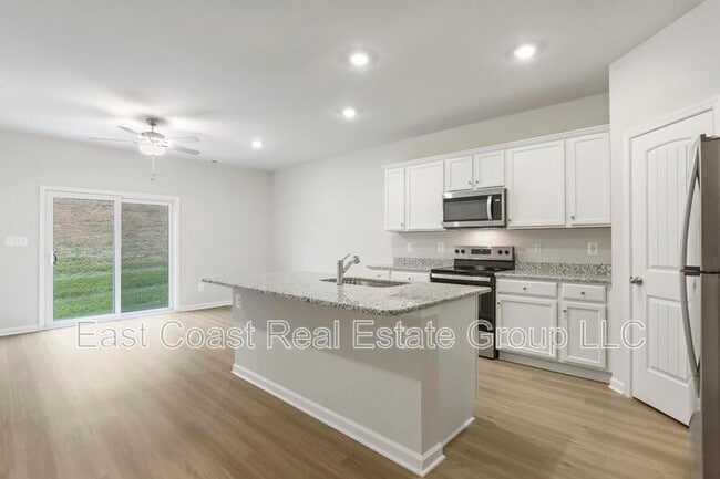 Building Photo - 53 Cranston Ct