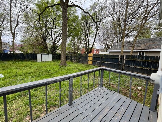 Building Photo - 618 W Harrison St