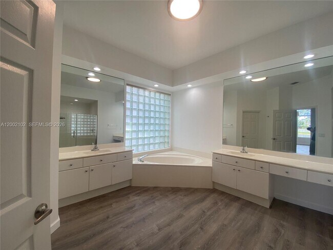 Building Photo - 2486 Bay Isle Dr