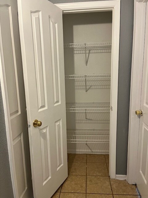 Building Photo - 5295 Imperial Dr