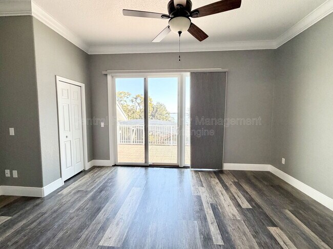 Building Photo - 5243 W Lake Butler Rd