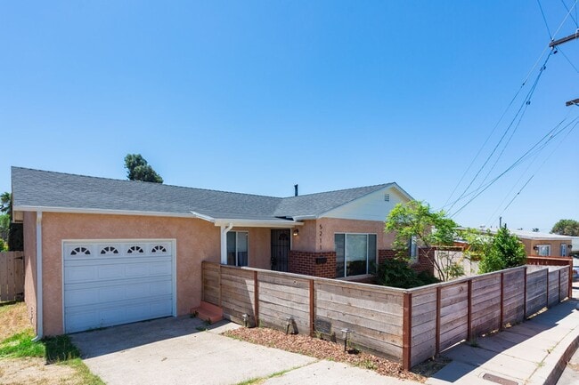 Building Photo - Charming San Diego Home with Large Backyard!