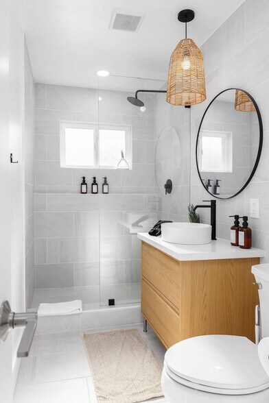 Building Photo - 3725 Jefferson St