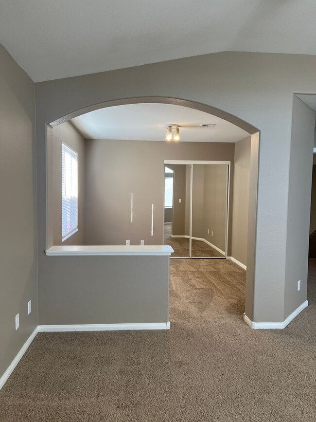 Building Photo - Gorgeous 2-Story Home You've Been Looking ...