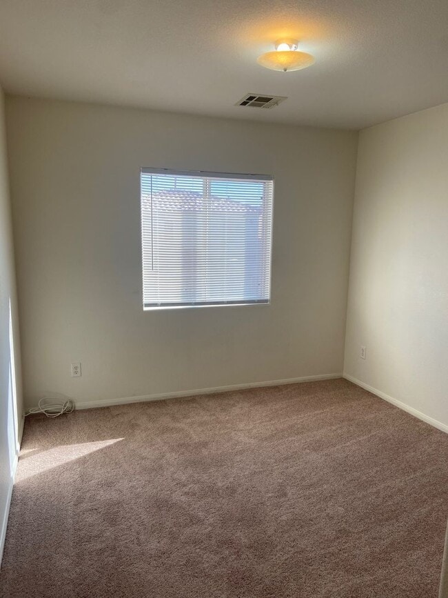 Building Photo - N. Las Vegas 2 Bedroom home