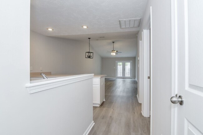 Building Photo - Updated 2 Bedroom 2 Bath Townhouse in Evans