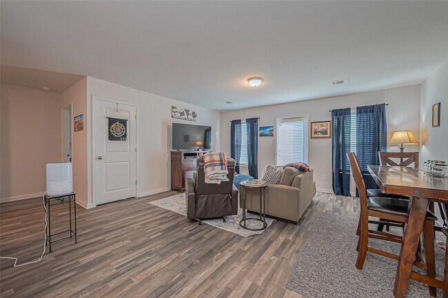 Building Photo - 15708 Del Norte Dr