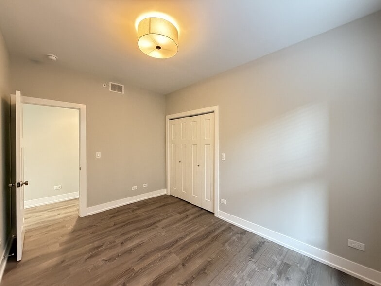 Building Photo - 1124 Maple Ave