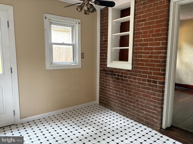 Building Photo - 59 S Park Ave