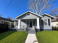 Building Photo - 1075 Kney St