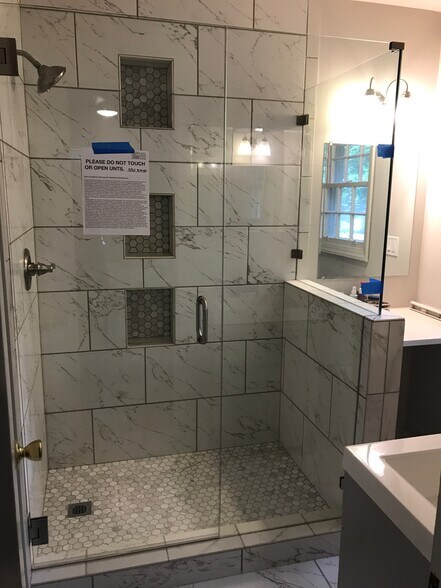 Master Bathroom - 1915 Birchcrest Dr