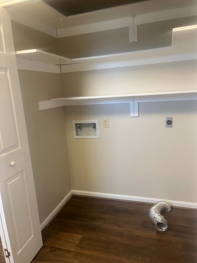 Building Photo - Split foyer 3 bedroom home in quiet area with bonus room, large yard, 2-car garage $2000