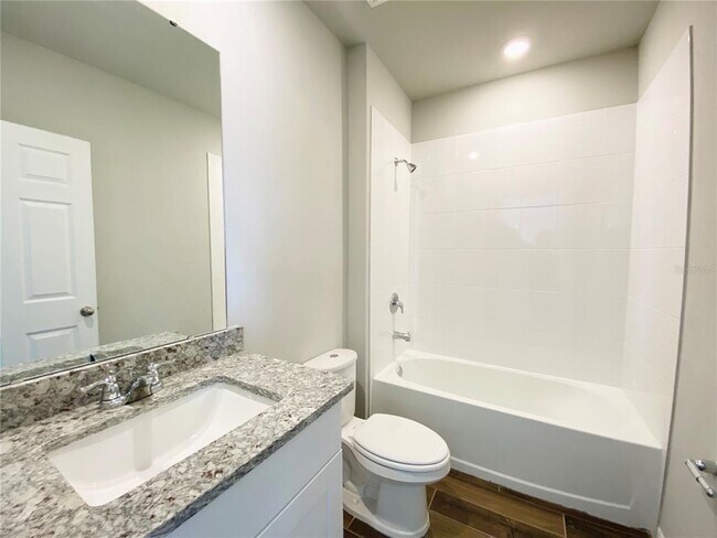 Building Photo - 535 Amadoras Wy