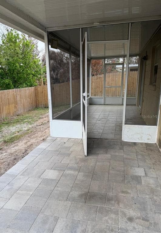 Building Photo - 13875 Glasser Ave