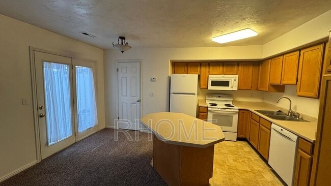 Building Photo - 6925 Florentine Way