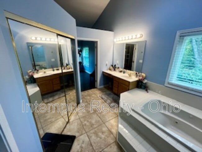 Building Photo - 2449 Anderson Manor Ct