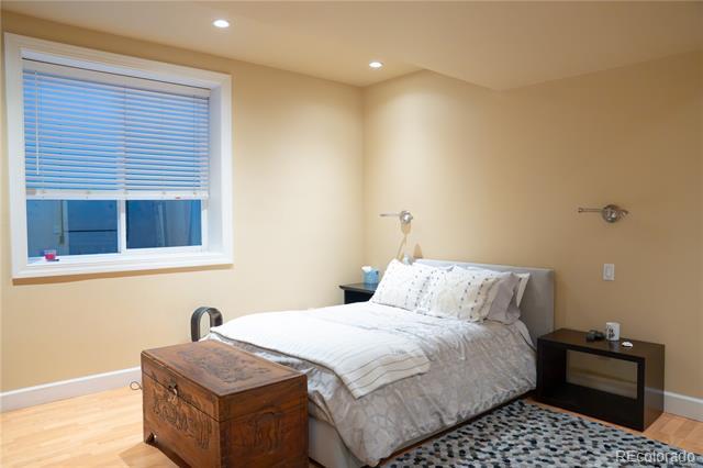 Building Photo - 190 S Glencoe St